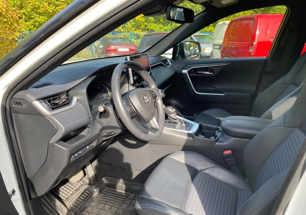 Toyota RAV4 cena 139900 przebieg: 42000, rok produkcji 2020 z Czerniejewo małe 56